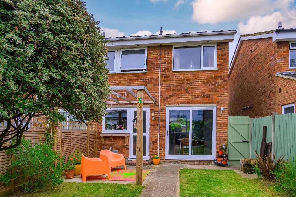 Images for Hartland Avenue, Bedford