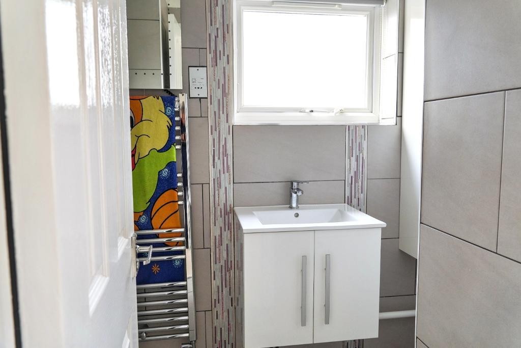 Images for Clover Avenue, Bedford