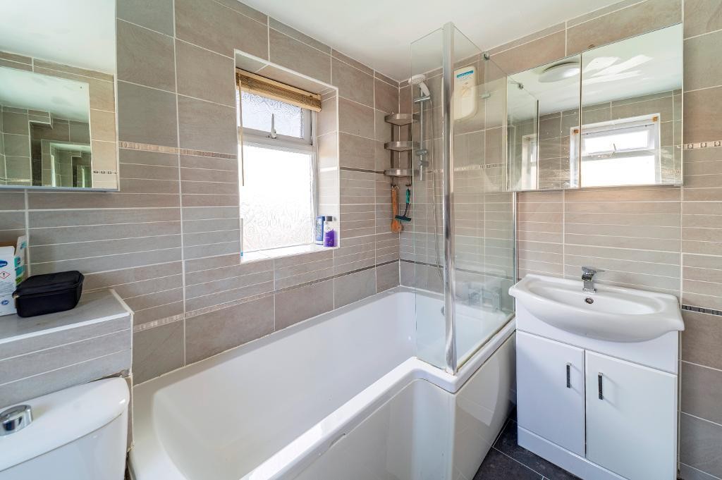 Images for Waveney Avenue, Bedford