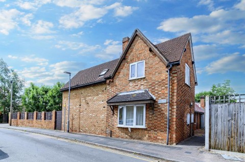 View Full Details for Chapel Close, Bedford