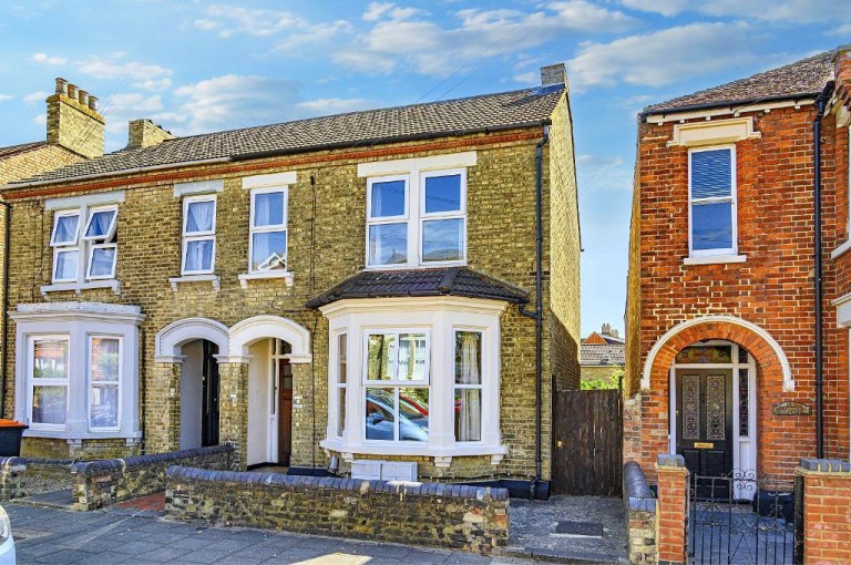 Goldington Avenue, Bedford