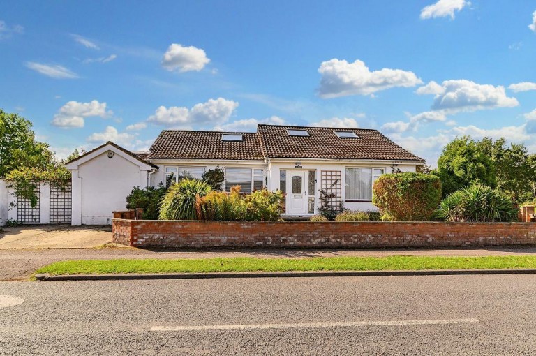 Merlin Gardens, Bedford