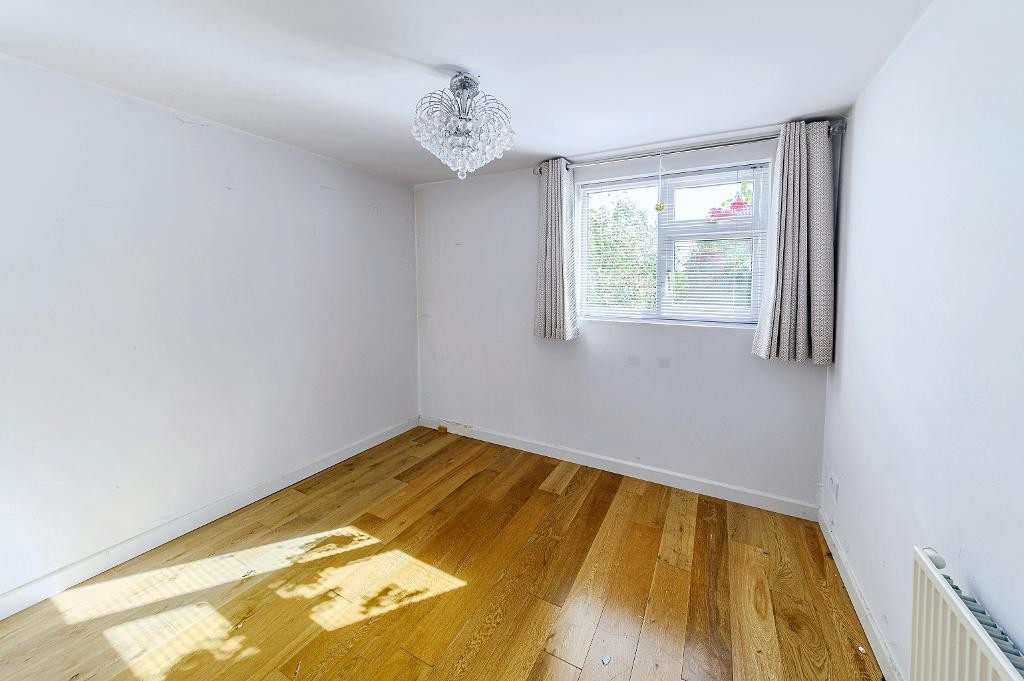 Images for Merlin Gardens, Bedford