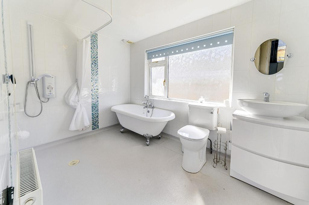 Images for Merlin Gardens, Bedford
