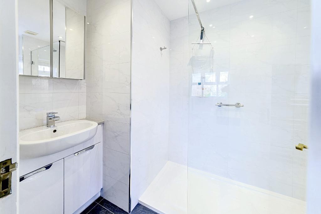 Images for Francis Groves Close, Bedford