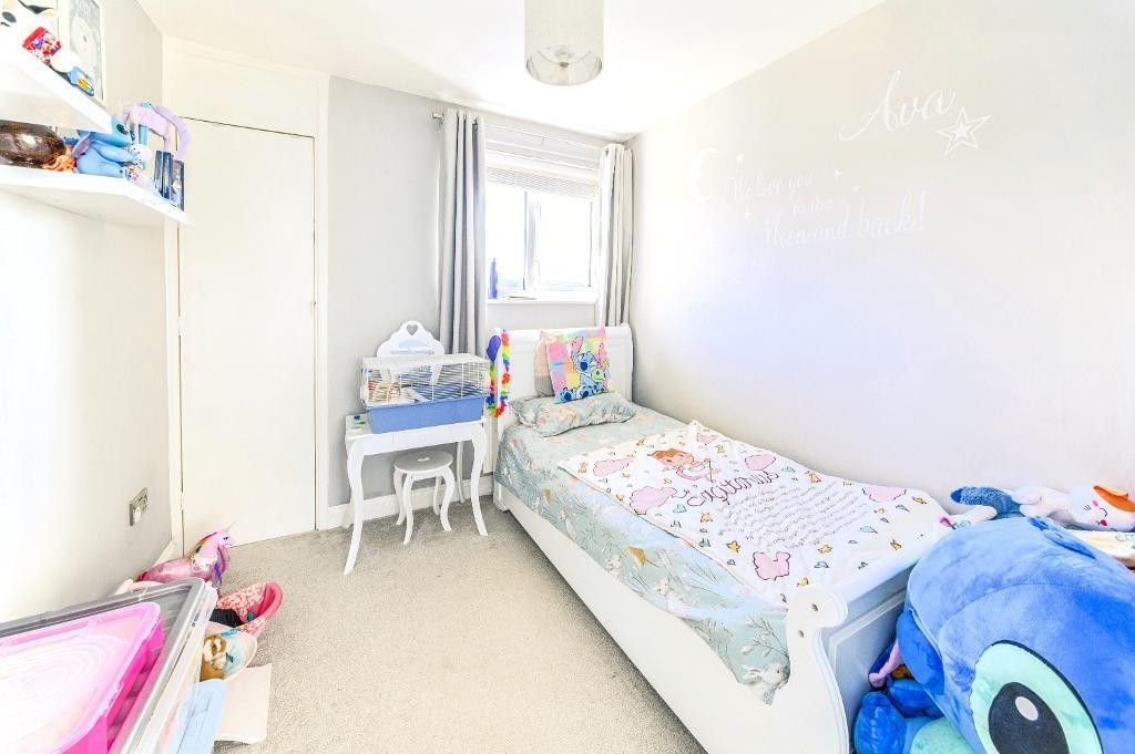 Images for Larkway, Bedford