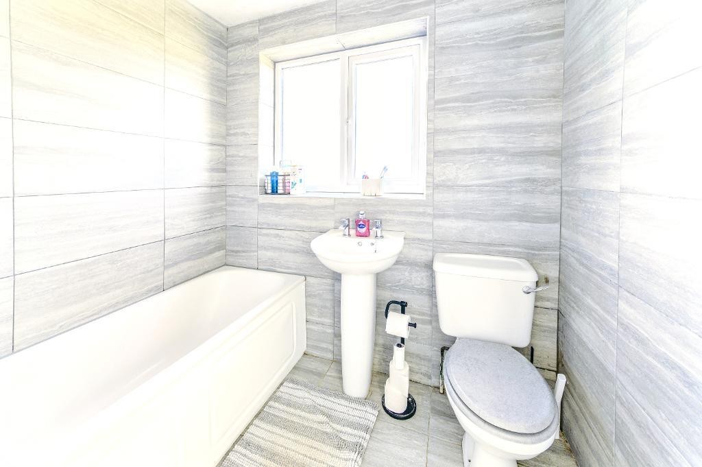 Images for Larkway, Bedford