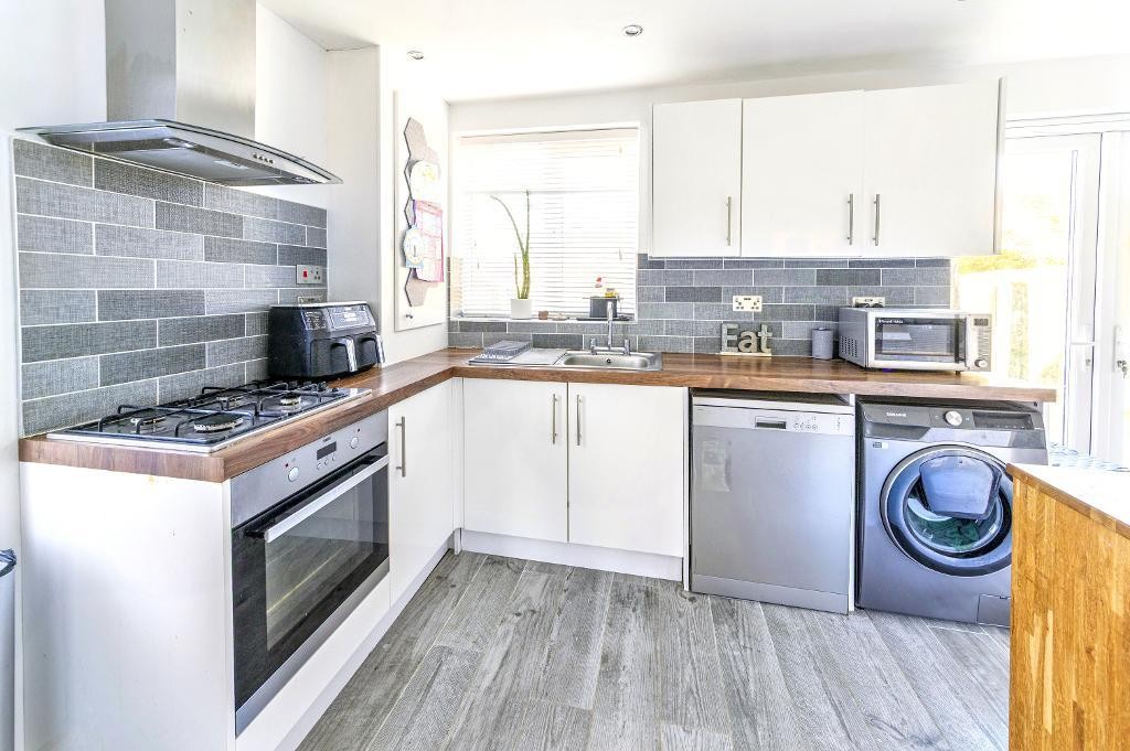 Images for Larkway, Bedford