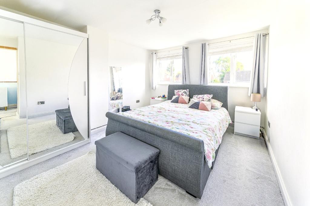 Images for Larkway, Bedford