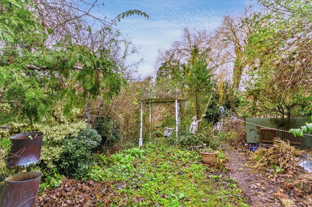 Images for Waveney Avenue, Bedford