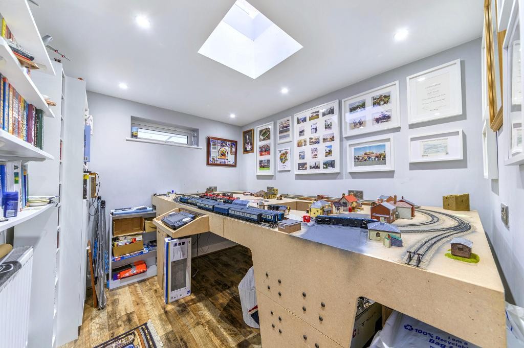 Images for Foster Hill Rd, Bedford