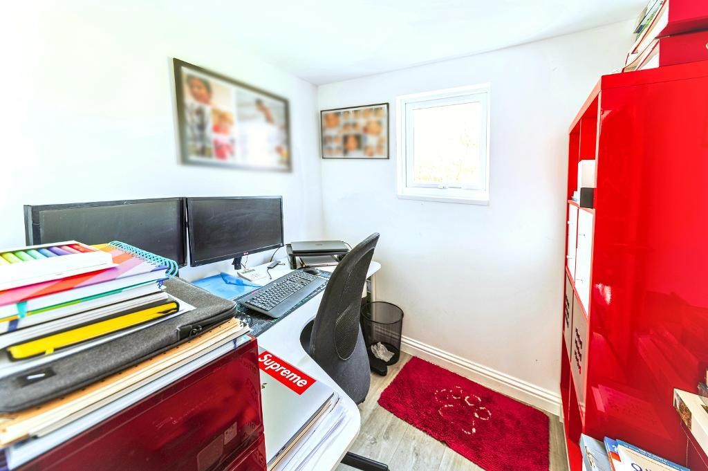 Images for Aylesbury Rd, Bedford