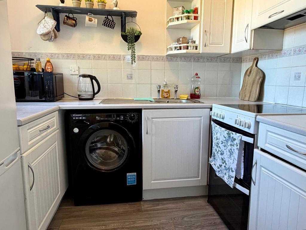 Images for Redwood Grove, Bedford